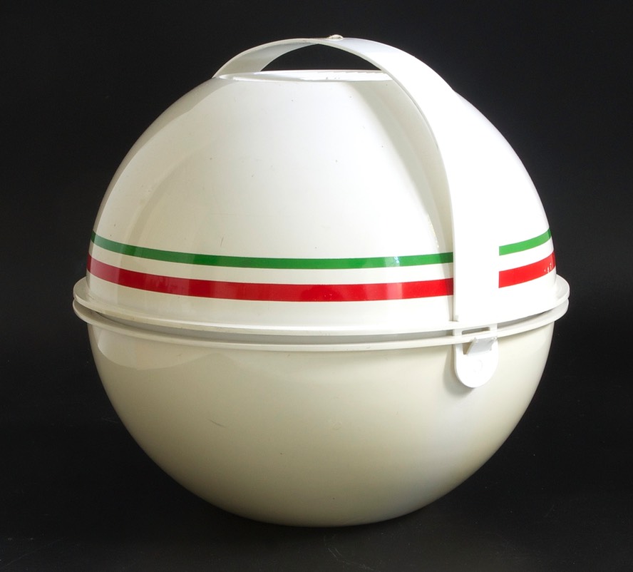 Guzzini-Picnic-Ball-Mid-Century-B