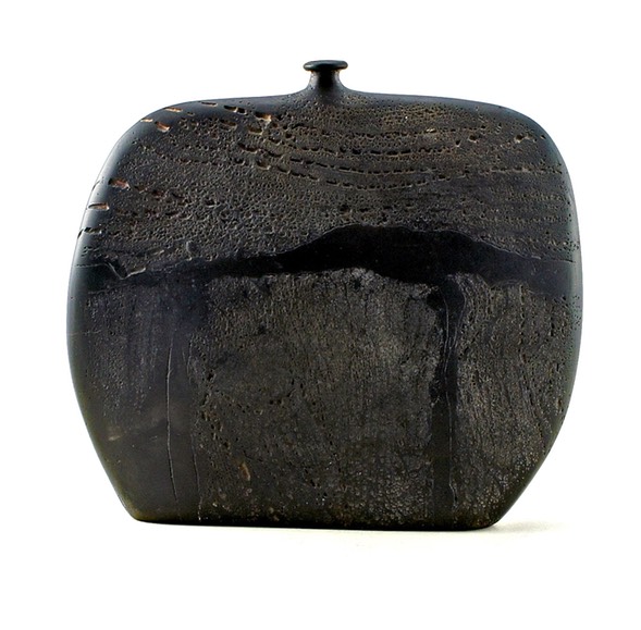 Peter-Hayes-Raku-ceramic-bottle-vase-A